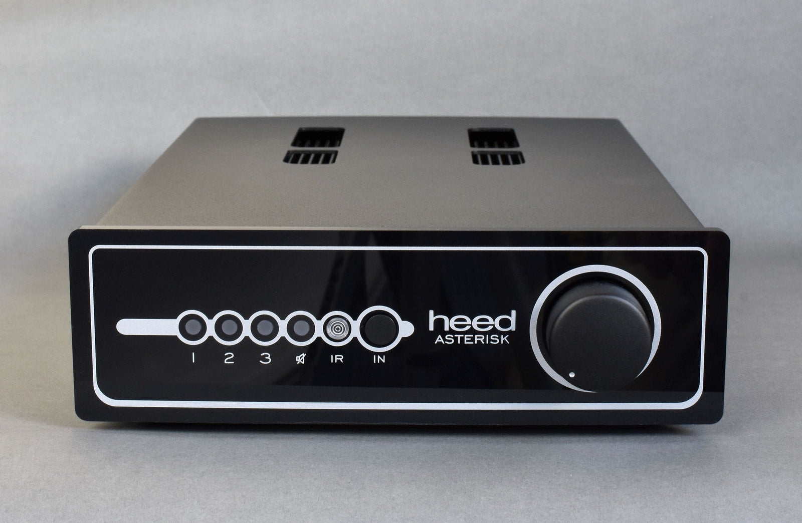 Compact and Clever: Heed Asterisk Integrated Amplifier
