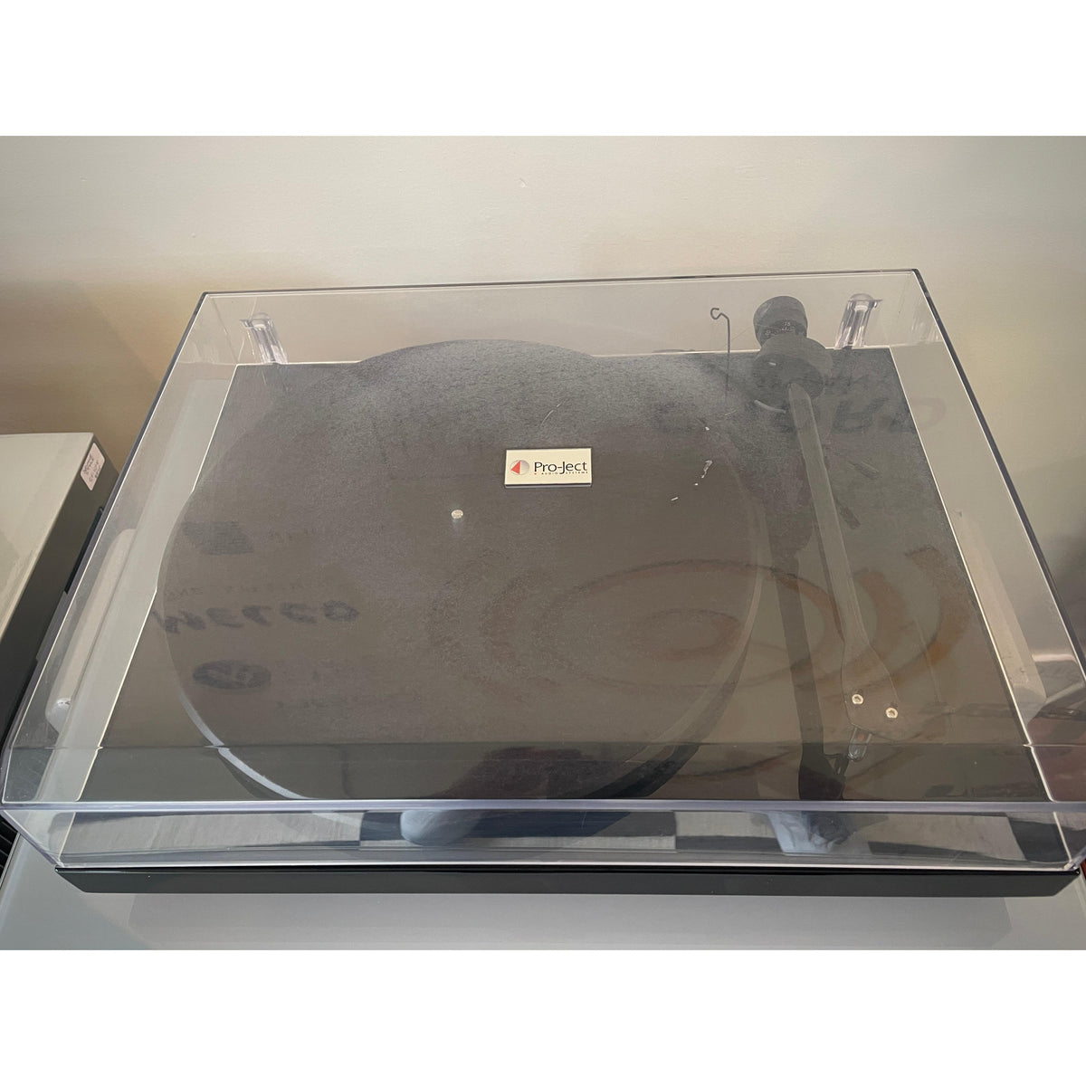 Pro-Ject - Debut Carbon - Turntable - Previously Enjoyed - AUCKLAND STORE