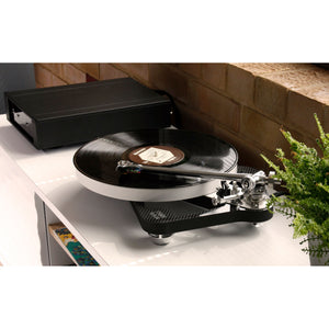 Rega - Naia - Reference Turntable