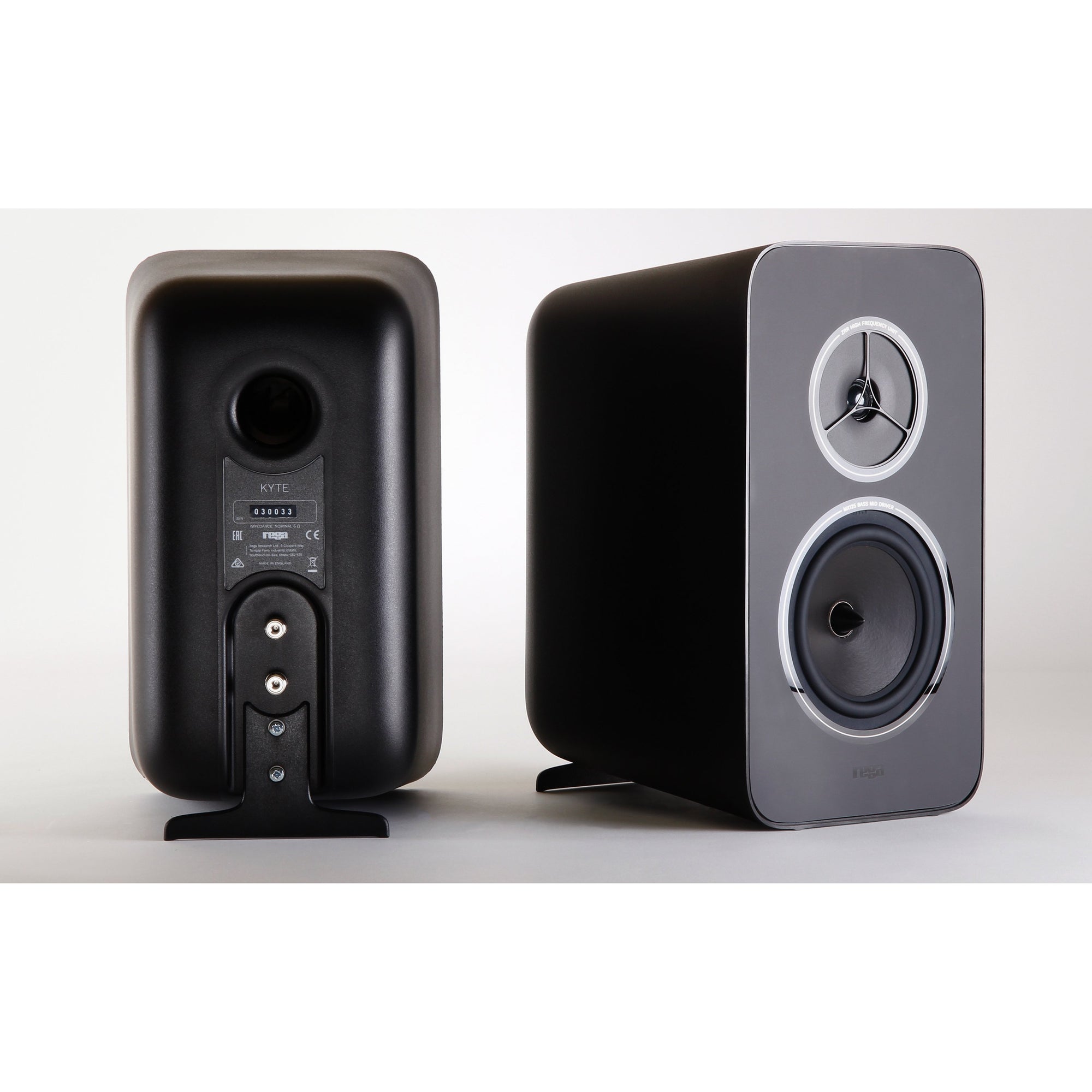 Rega - Kyte - Bookshelf Speakers (pair)